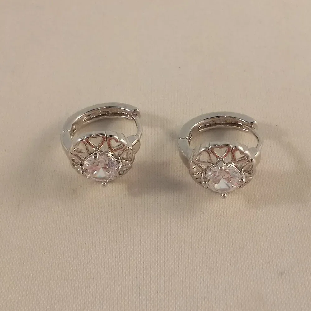 18K White Gold Filled Flower Heart Carved Diamond Topaz Zircon Hoop Earrings - Picture 2 of 4